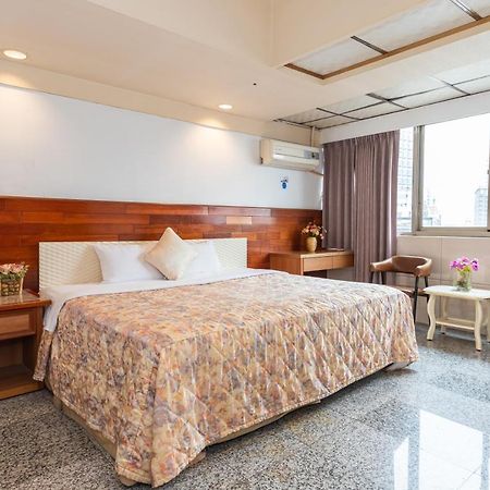 Yi Pin Business Hotel Таоюань Екстер'єр фото
