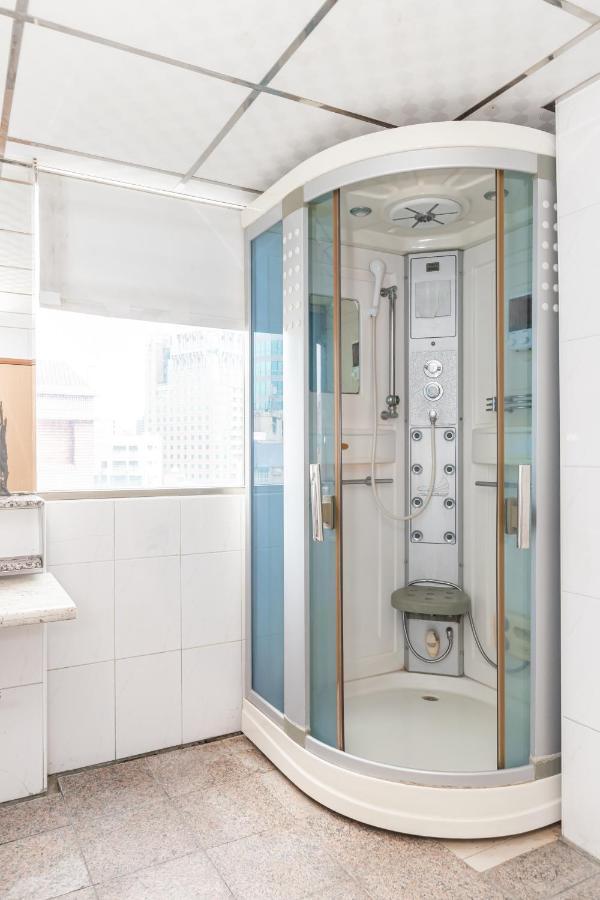 Yi Pin Business Hotel Таоюань Екстер'єр фото