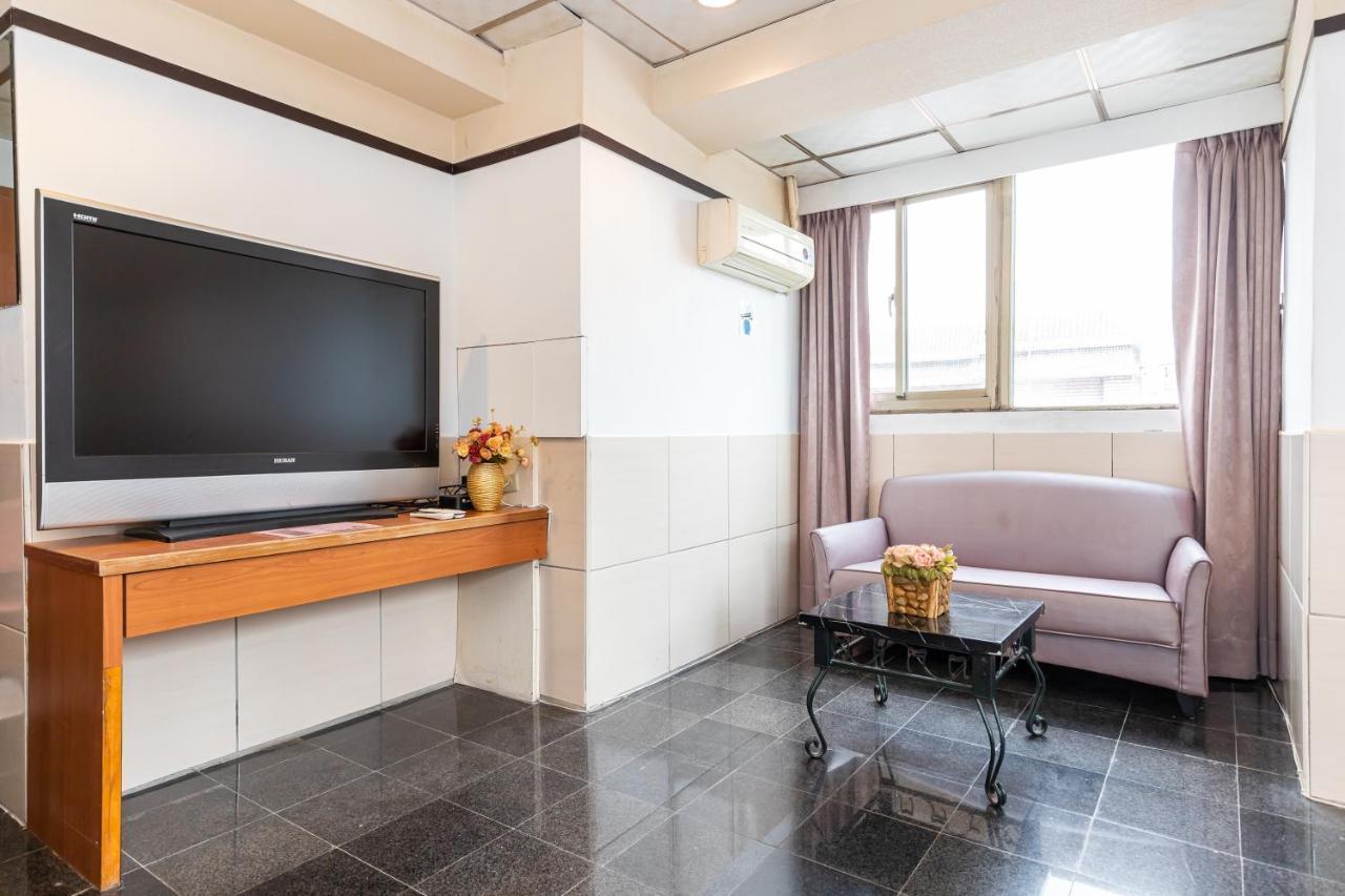 Yi Pin Business Hotel Таоюань Екстер'єр фото