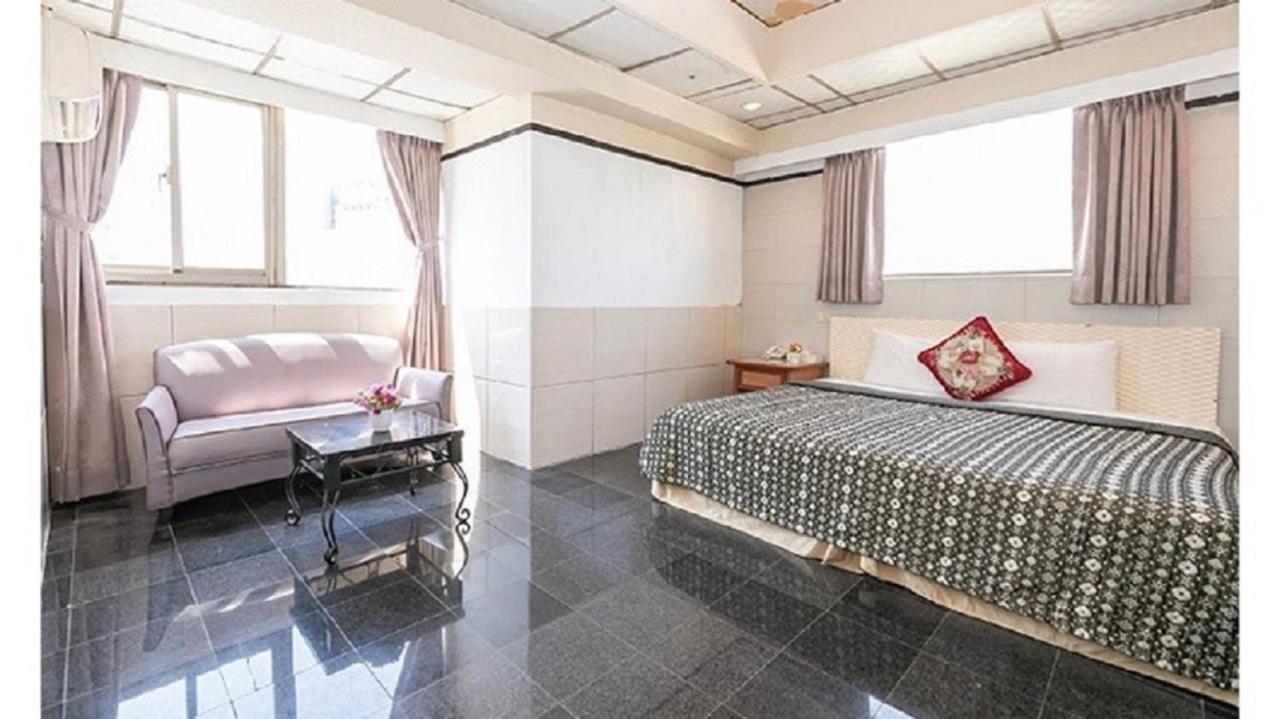 Yi Pin Business Hotel Таоюань Екстер'єр фото