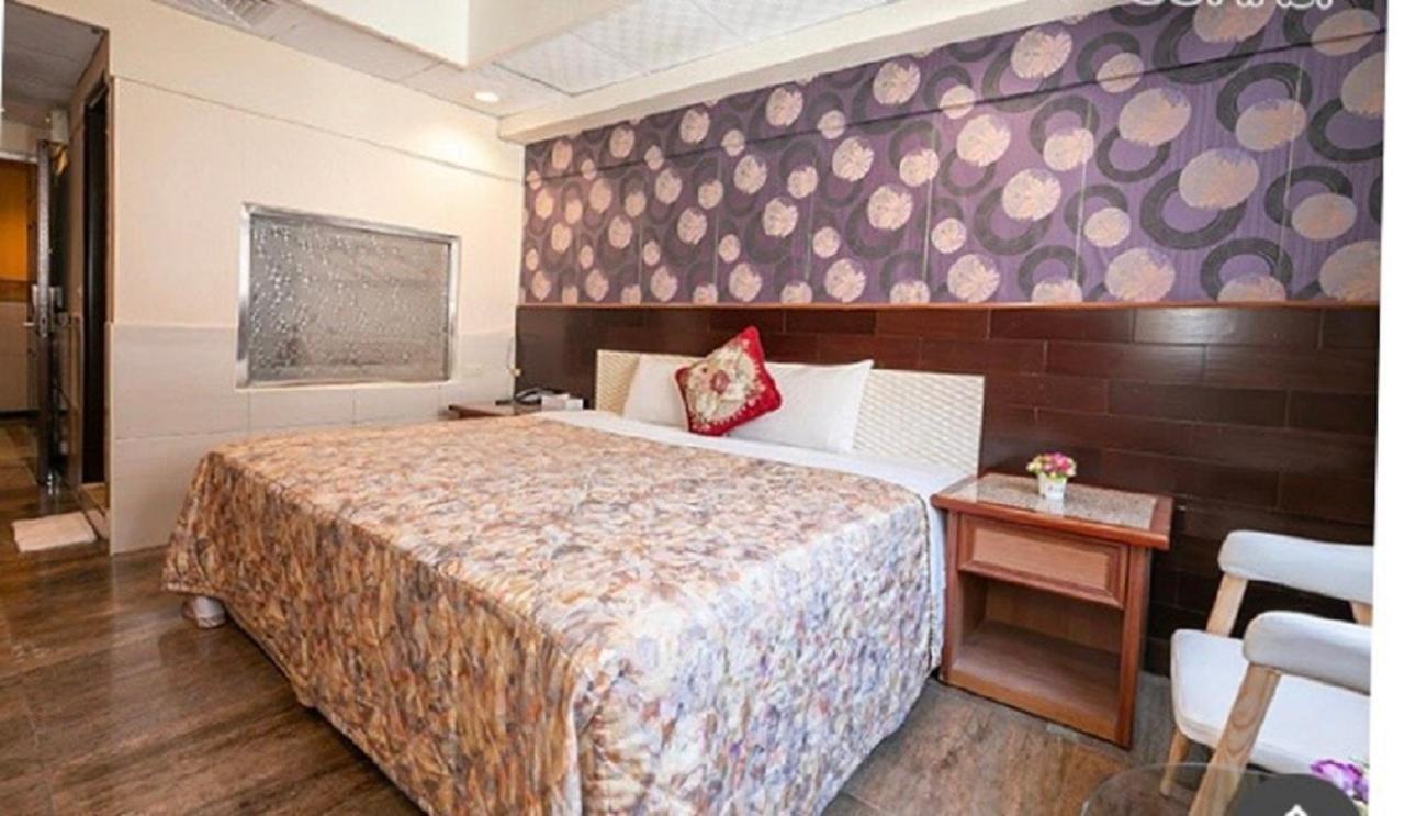 Yi Pin Business Hotel Таоюань Екстер'єр фото