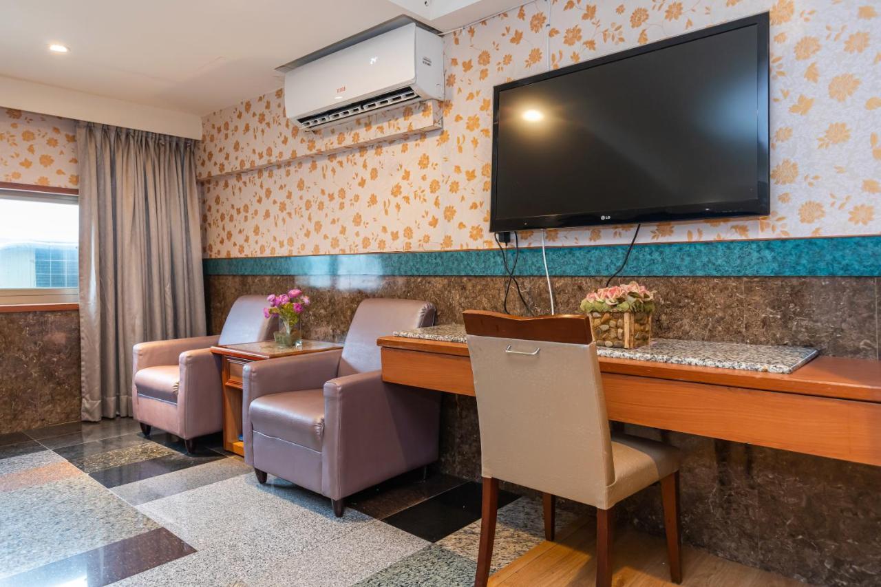 Yi Pin Business Hotel Таоюань Екстер'єр фото