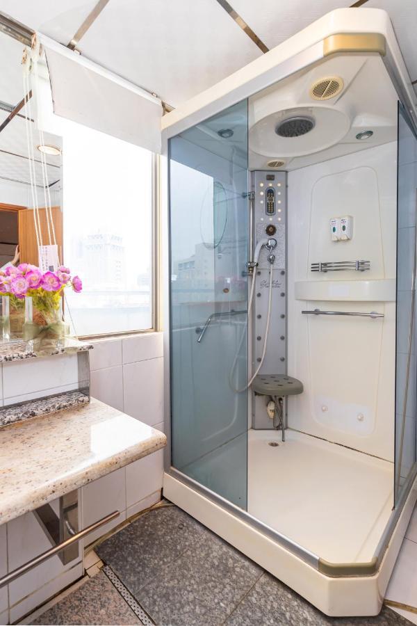 Yi Pin Business Hotel Таоюань Екстер'єр фото