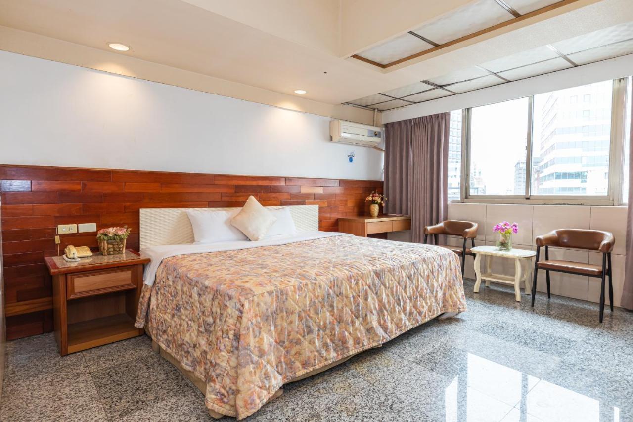 Yi Pin Business Hotel Таоюань Екстер'єр фото