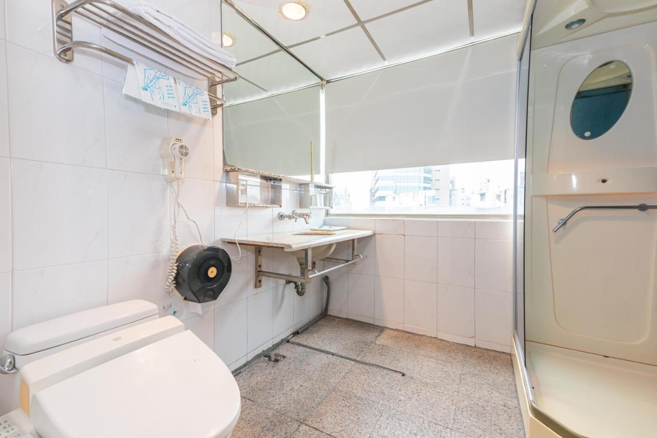 Yi Pin Business Hotel Таоюань Екстер'єр фото
