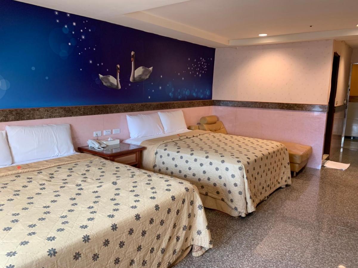 Yi Pin Business Hotel Таоюань Екстер'єр фото