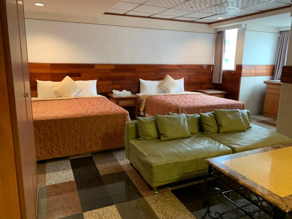 Yi Pin Business Hotel Таоюань Екстер'єр фото