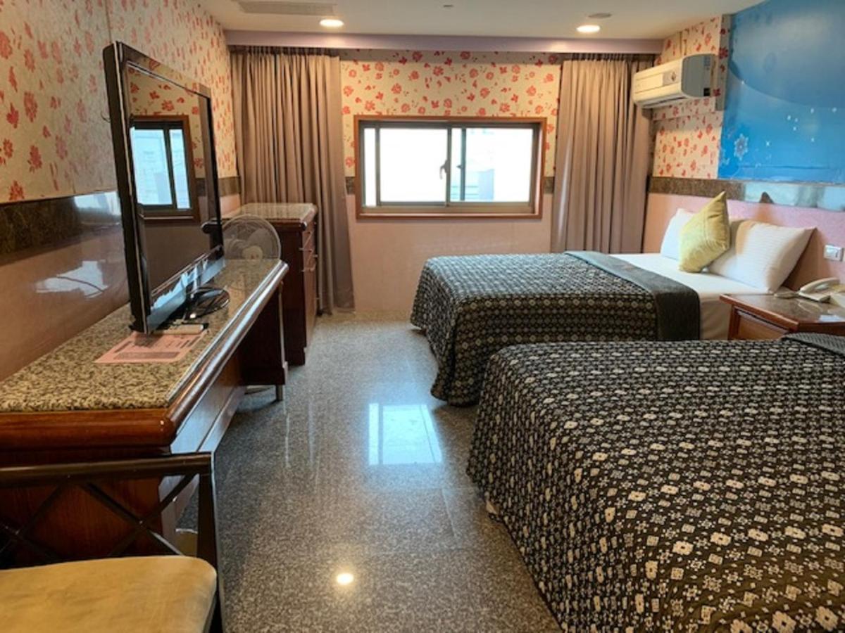 Yi Pin Business Hotel Таоюань Екстер'єр фото